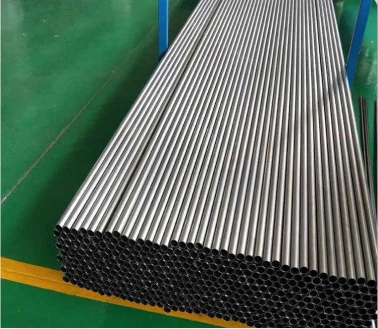 Gr3 Pure Titanium Alloy Pipes ASTM B338 1 Inch 2 Inch Titanium Tubing For Heat Exchanger